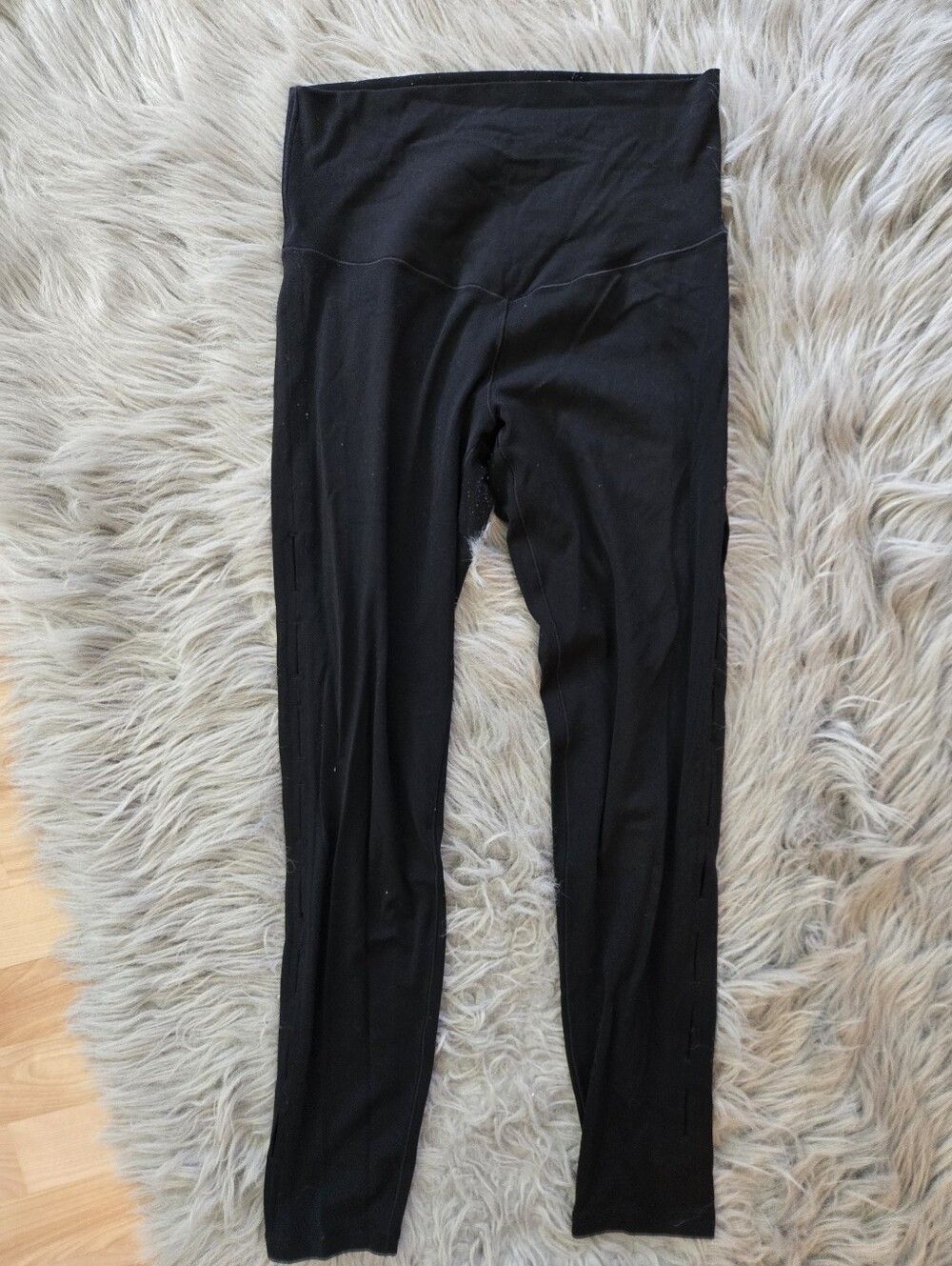 Aerie Offline Leggings 7/8 Length Side Seam Hole Details